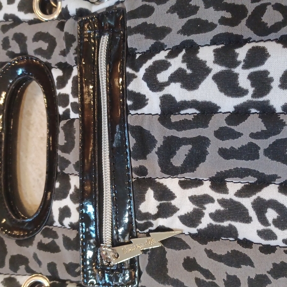 Unique Betsey Johnson Betseyville Quilted Foldover Clutch/Shoulder Bag - Picture 11 of 11